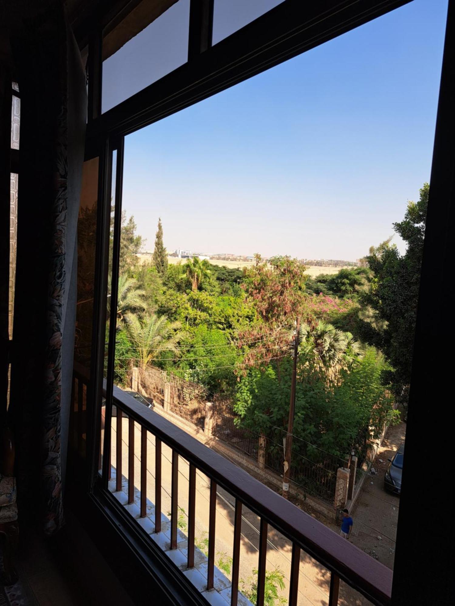 Panorama Apartment With A Charming View Of Cairo International Airport All The Apt For You With Free Airport Pick Up Or Drop Off Limousine شقة بانوراما بإطلالة ساحرة على مطار القاهرة الدولي Exteriör bild