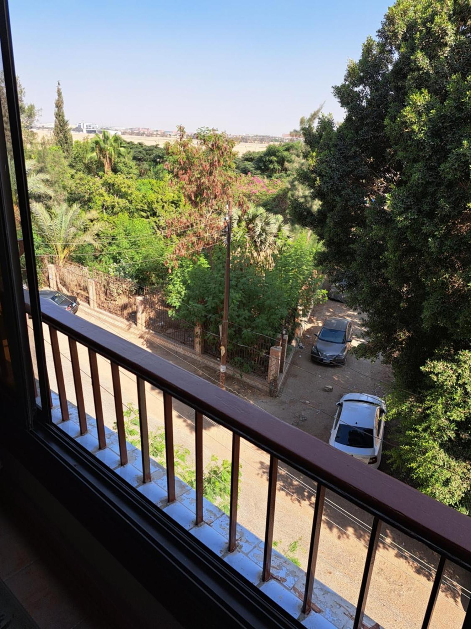 Panorama Apartment With A Charming View Of Cairo International Airport All The Apt For You With Free Airport Pick Up Or Drop Off Limousine شقة بانوراما بإطلالة ساحرة على مطار القاهرة الدولي Exteriör bild