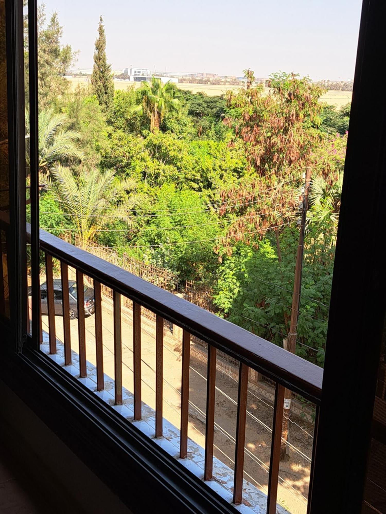 Panorama Apartment With A Charming View Of Cairo International Airport All The Apt For You With Free Airport Pick Up Or Drop Off Limousine شقة بانوراما بإطلالة ساحرة على مطار القاهرة الدولي Exteriör bild